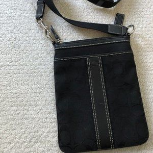 Authentic Coach Crossbody Messenger Bag in Black